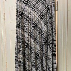 Chico's Black and White Pleated Skirt Size 0 NWT